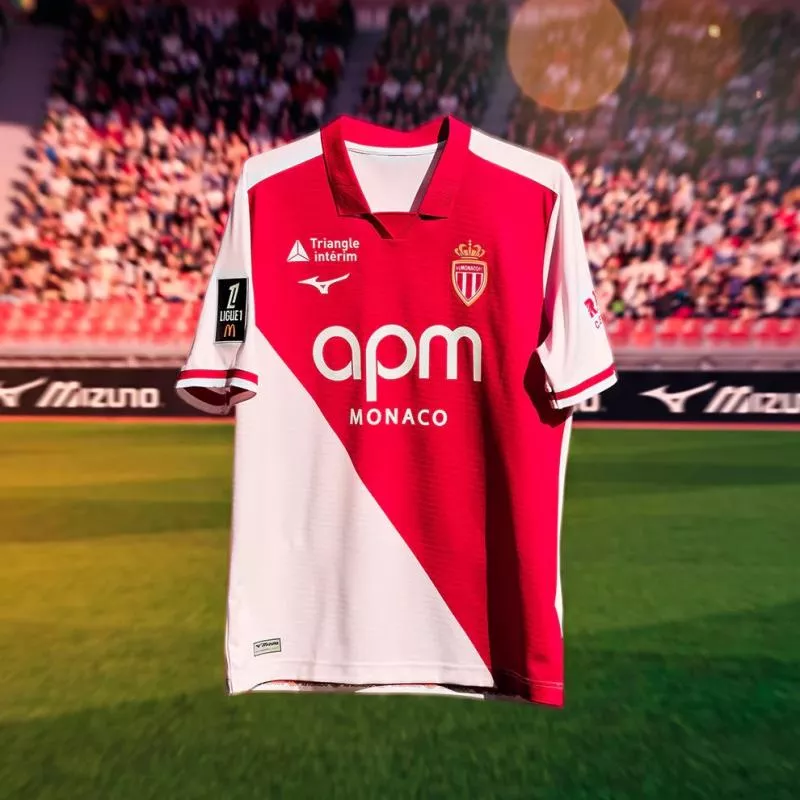 Le col polo revient sur le nouveau maillot domicile de l'AS Monaco