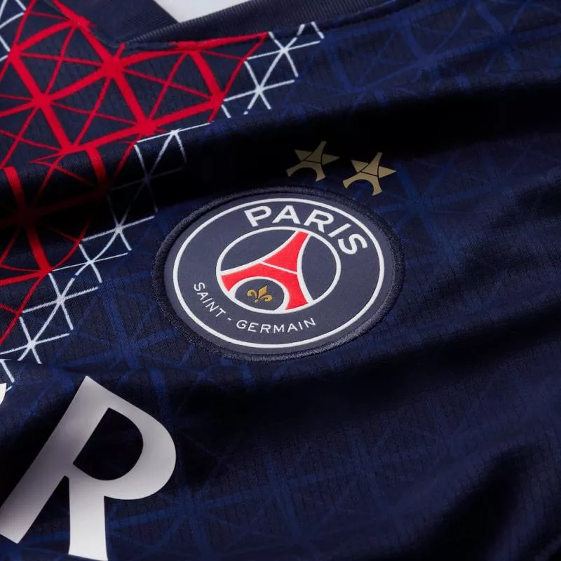 PSG : le maillot à deux étoiles déjà victime de son succès ?