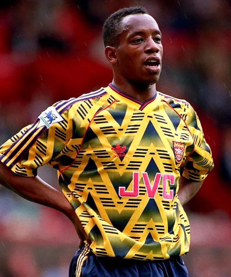 Arsenal frappe encore avec un troisième maillot de couleur jaune pour 2026-2027