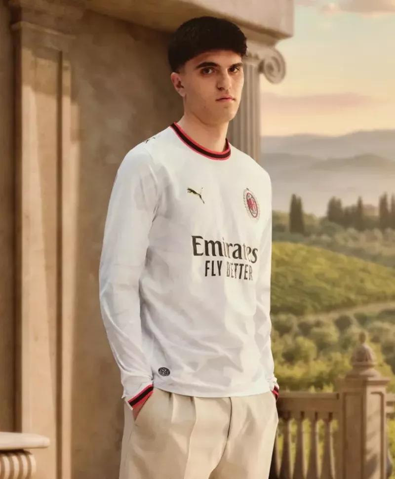L'AC Milan rend hommage à sa Ligue des champions de 2007 avec son nouveau maillot extérieur