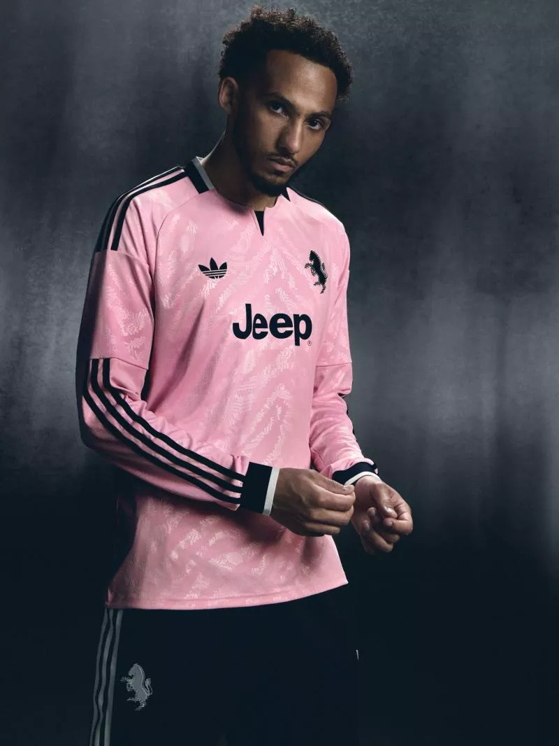 Le rose fait son retour sur le nouveau maillot extérieur de la Juventus