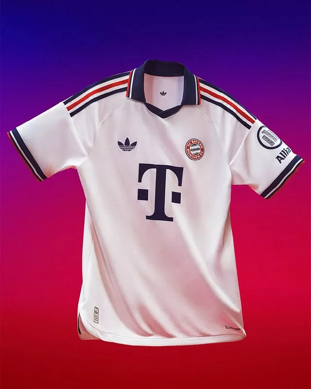 Le Bayern Munich dégaine un nouveau maillot extérieur rétro