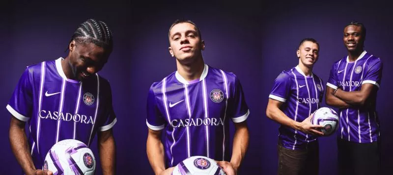 Le Toulouse FC acte le retour des rayures sur son maillot domicile 2026-2027
