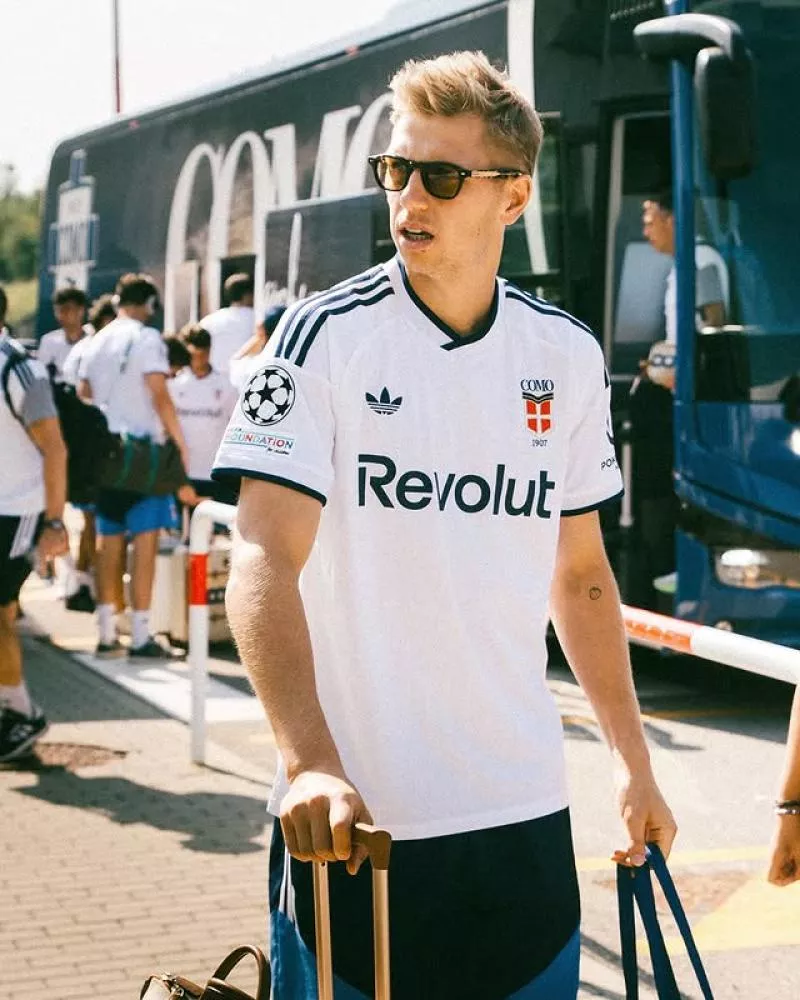 Le trèfle débarque sur le nouveau maillot extérieur de Côme