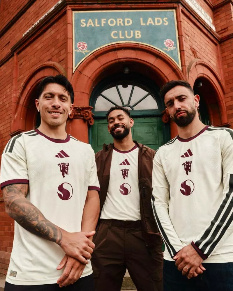 Maillots 2026-2027 : les sorties de la semaine (du 10 au 14 août)