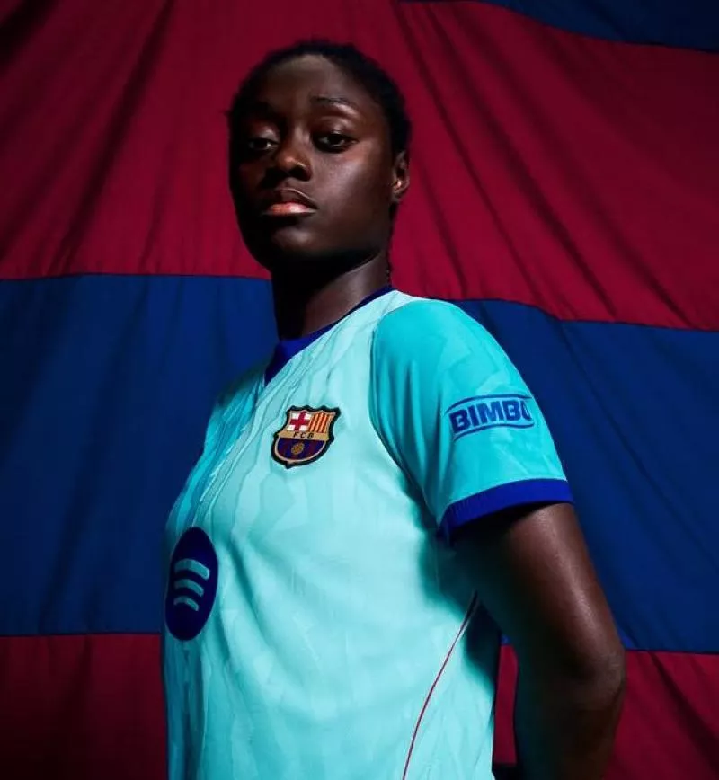 Le turquoise fait son retour sur le nouveau maillot du FC Barcelone