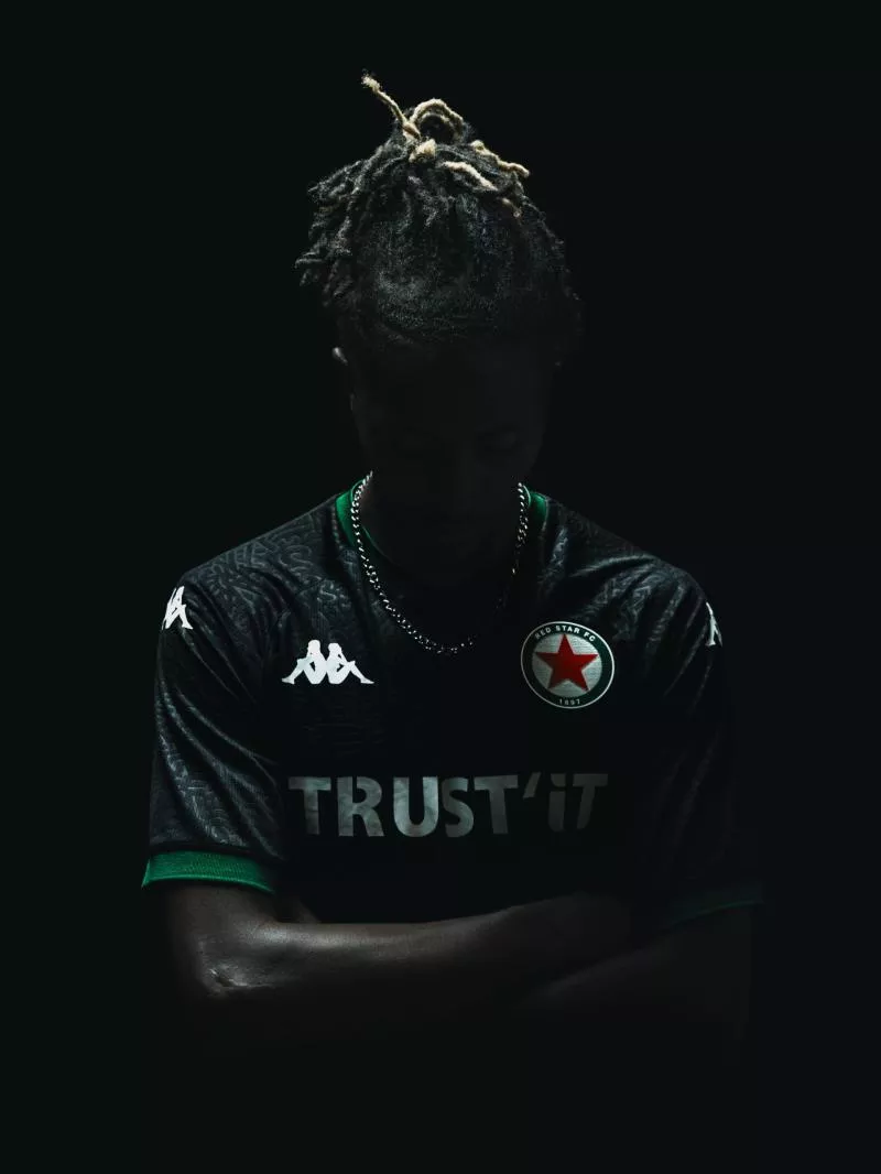 Le street art laisse son empreinte sur le nouveau maillot du Red Star