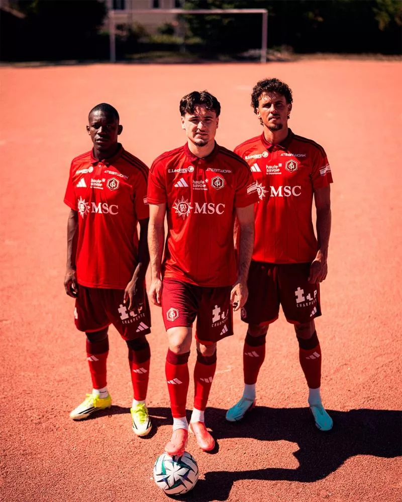 Maillots 2026-2027 : les sorties de la semaine (du 3 au 8 août)