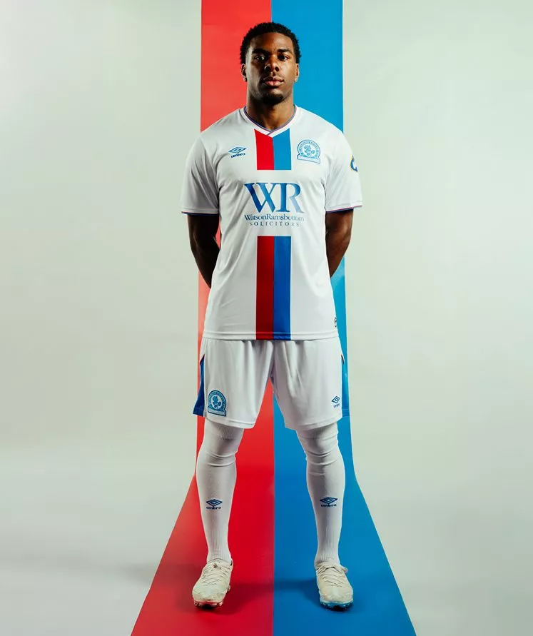 Maillots 2026-2027 : les sorties de la semaine (du 3 au 8 août)