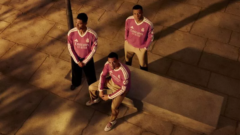 Le Real Madrid vire au rose avec son nouveau maillot third 2026-2027