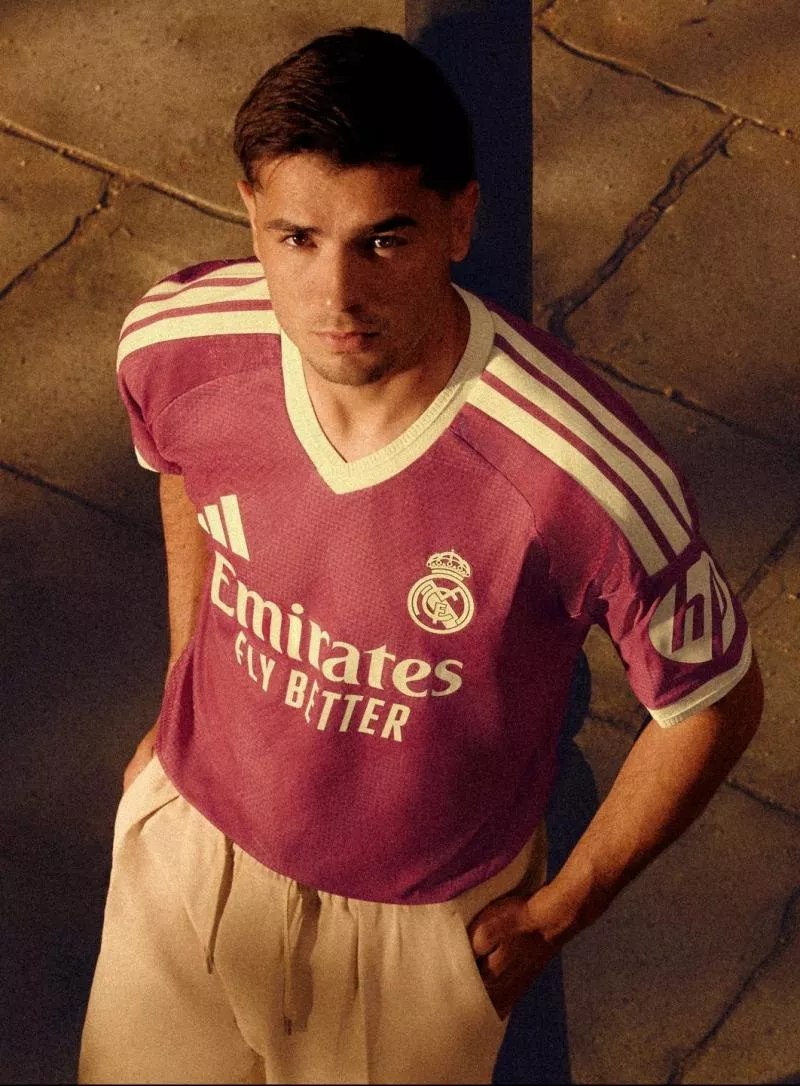 Le Real Madrid vire au rose avec son nouveau maillot third 2026-2027