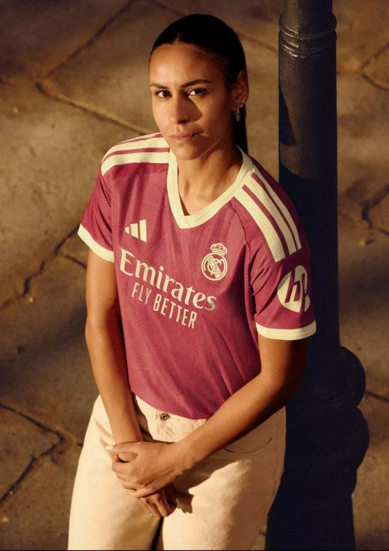 Le Real Madrid vire au rose avec son nouveau maillot third 2026-2027