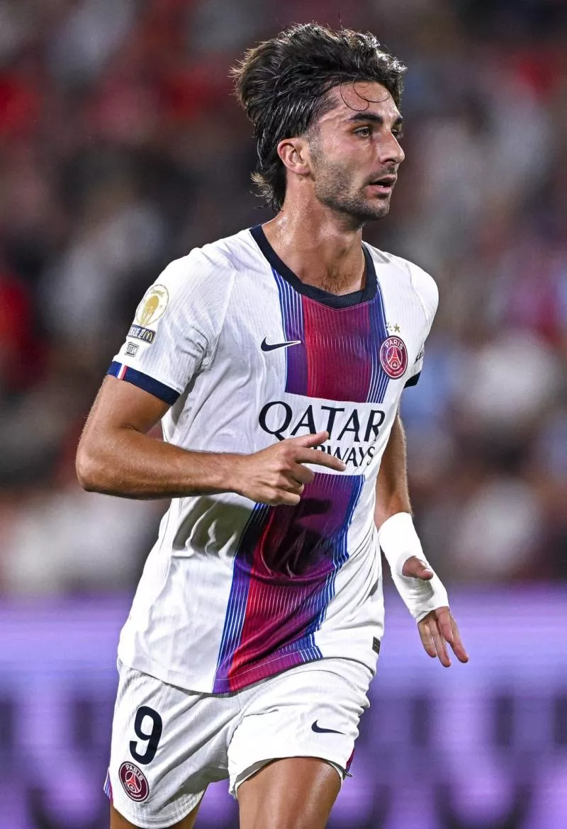 Le PSG portera deux étoiles sur ses maillots en Ligue 1 cette saison