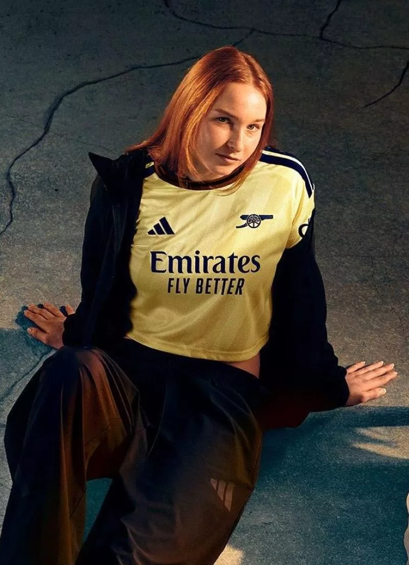 Arsenal frappe encore avec un troisième maillot de couleur jaune pour 2026-2027