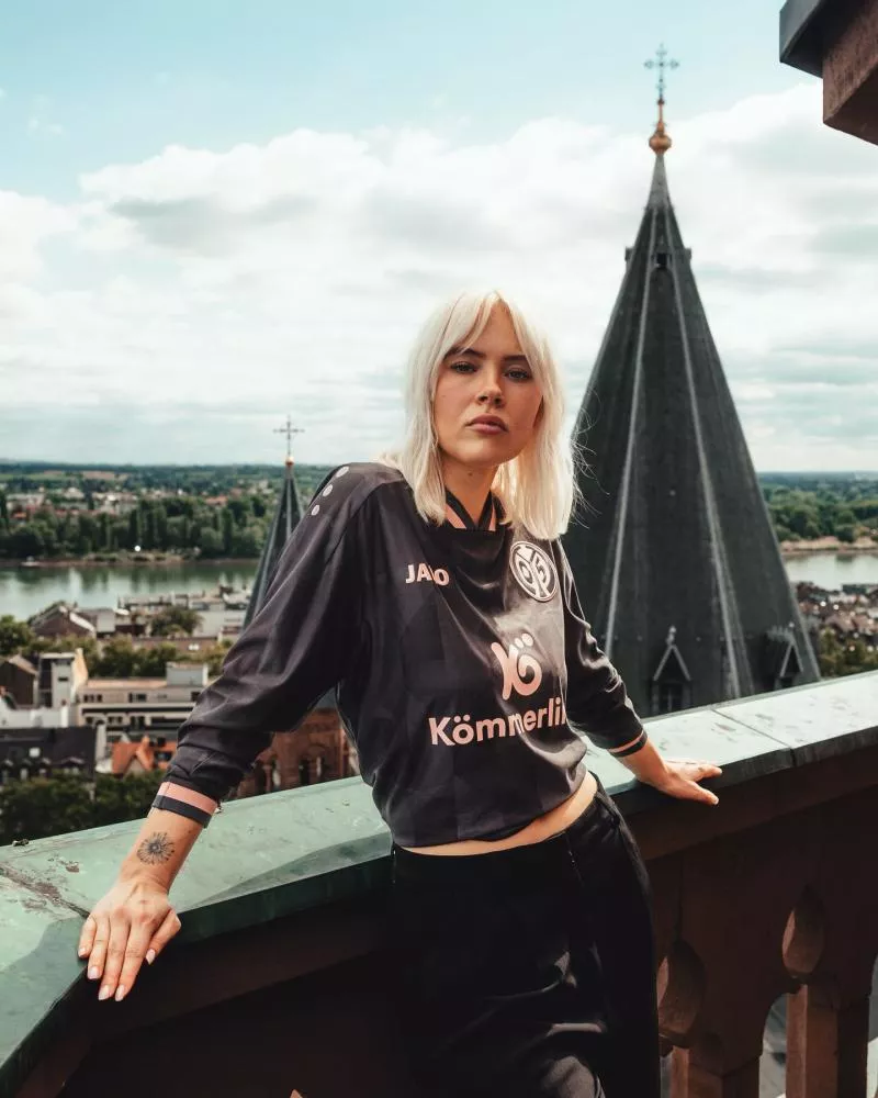 Top 10 : les nouveaux maillots sublimés par les manches longues