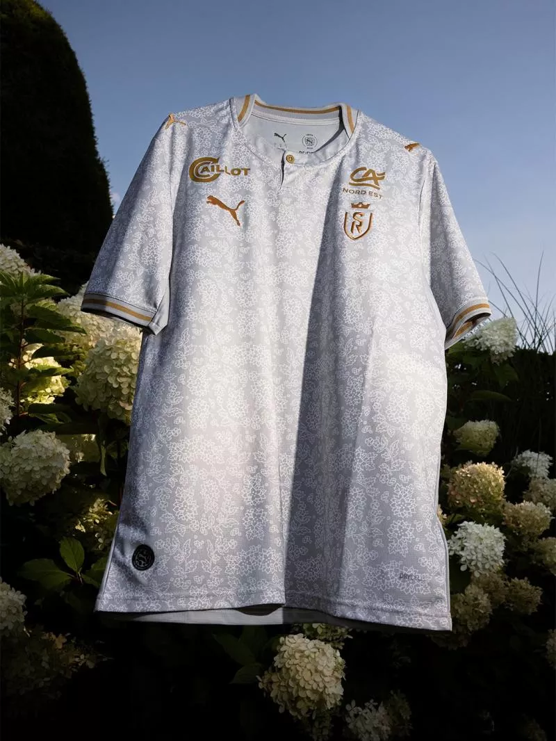 Top 10 : les plus beaux maillots de Ligue 2 de 2026-2027
