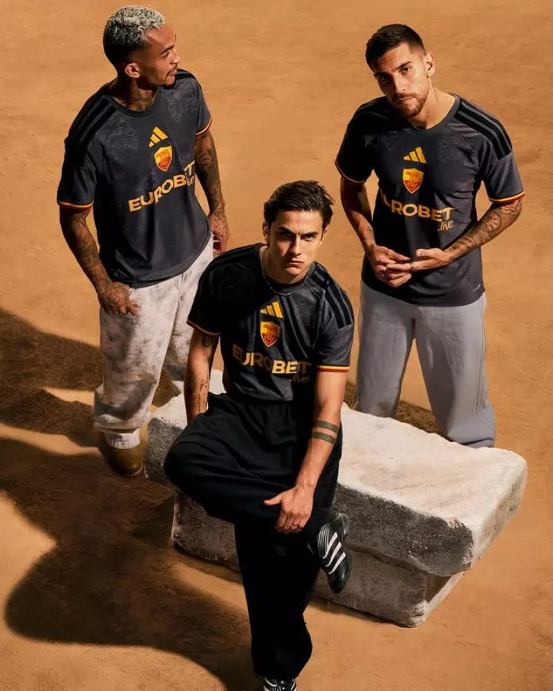 L'AS Roma régale avec son nouveau maillot third