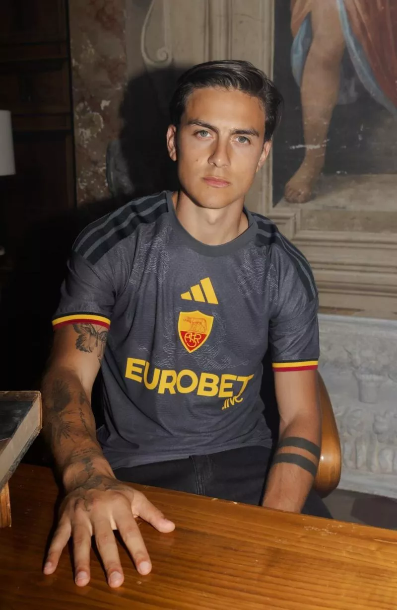 L'AS Roma régale avec son nouveau maillot third