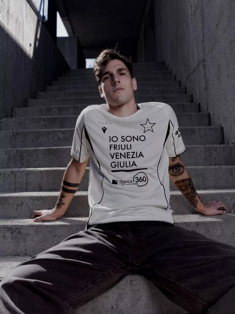 L'Udinese dévoile son nouveau maillot pour la Fashion Week de Milan