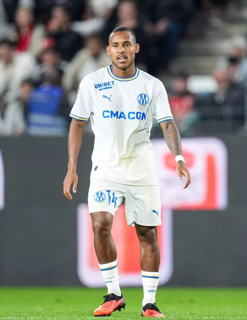 Top 10 : les sponsors qui s'intègrent parfaitement aux maillots cette saison