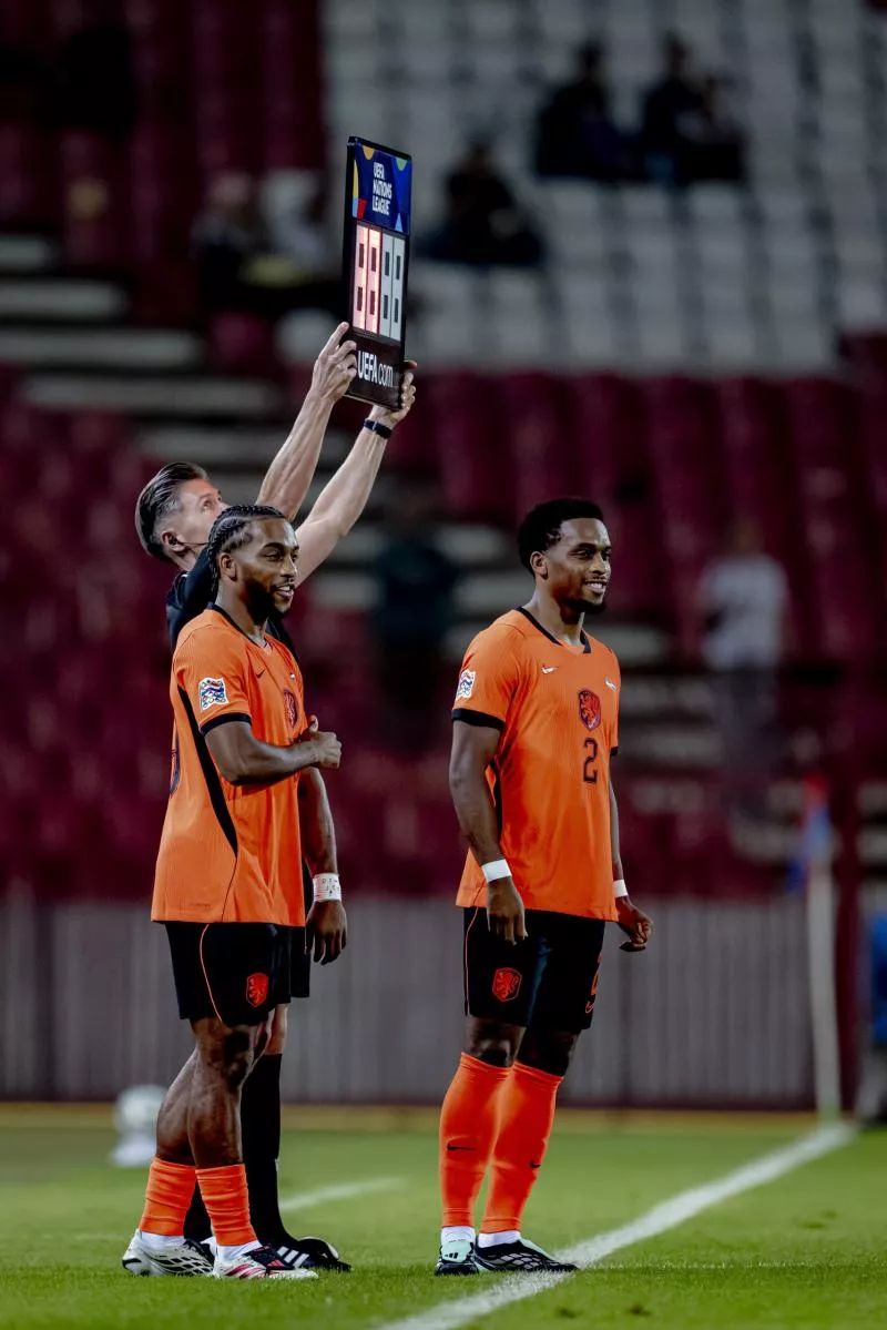BELGRADO - Nederland midfielder Quinten Timber, Nederland defender Jurriën Timber during the UEFA Nations League match between Servie and Nederland at Rajko Mitic Stadion on 27 September 2026 in Belgrado, Servie. STEFAN KOOPS / EYE4IMAGES/DeFodi Images - Photo by Icon Sport