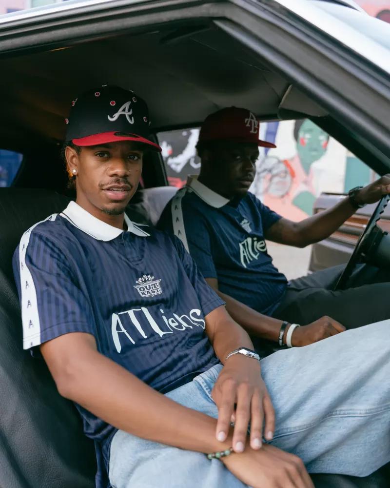 Outkast sort un maillot pour aider le football amateur à Atlanta