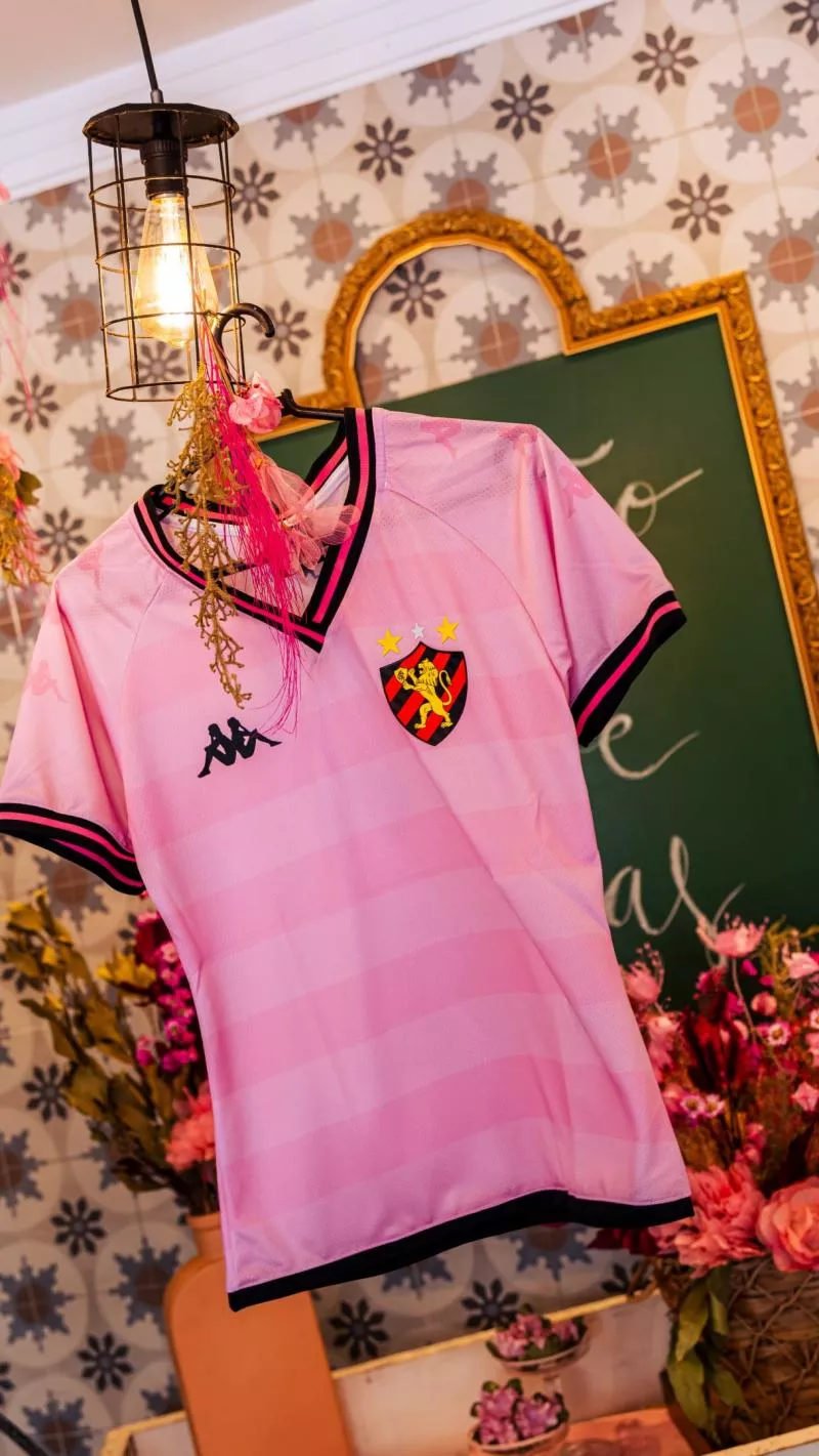 Quand les maillots de foot changent de couleur pour Octobre Rose 2026