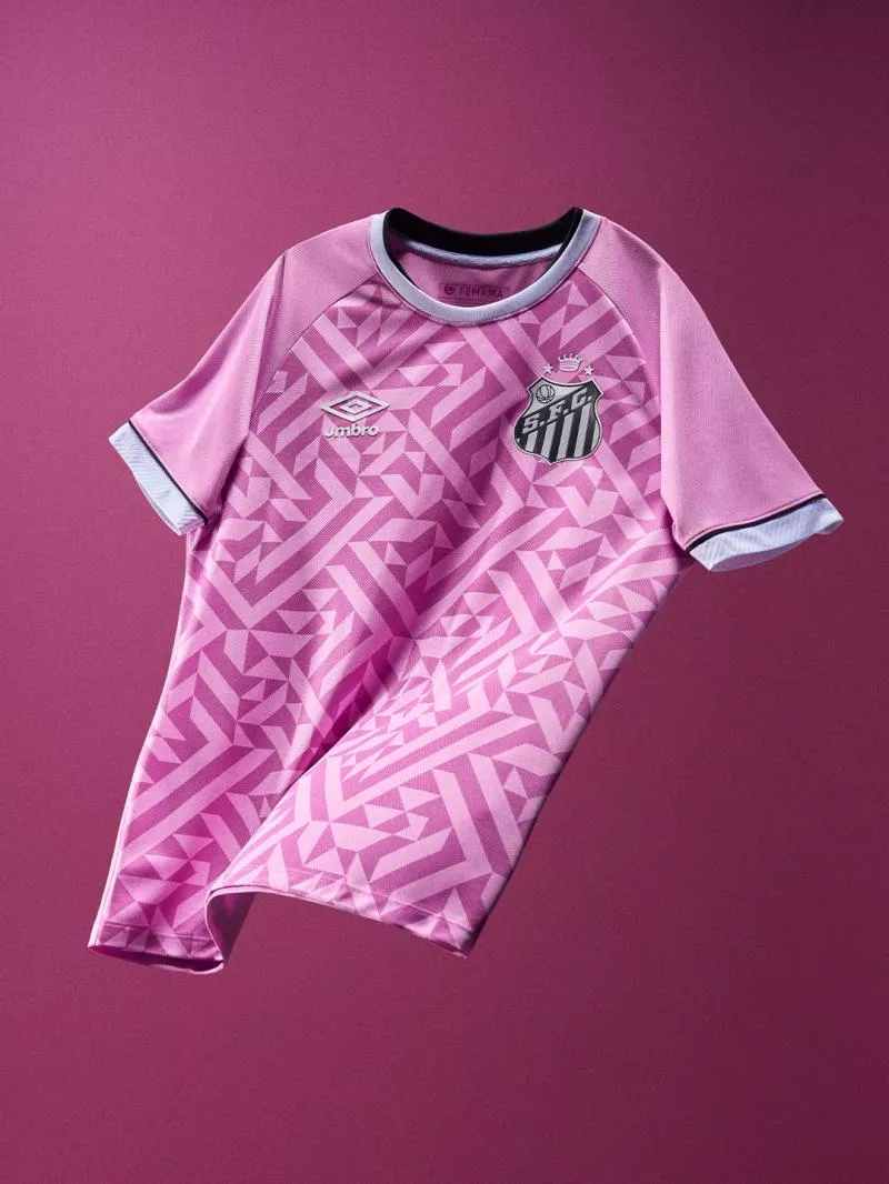 Quand les maillots de foot changent de couleur pour Octobre Rose 2026