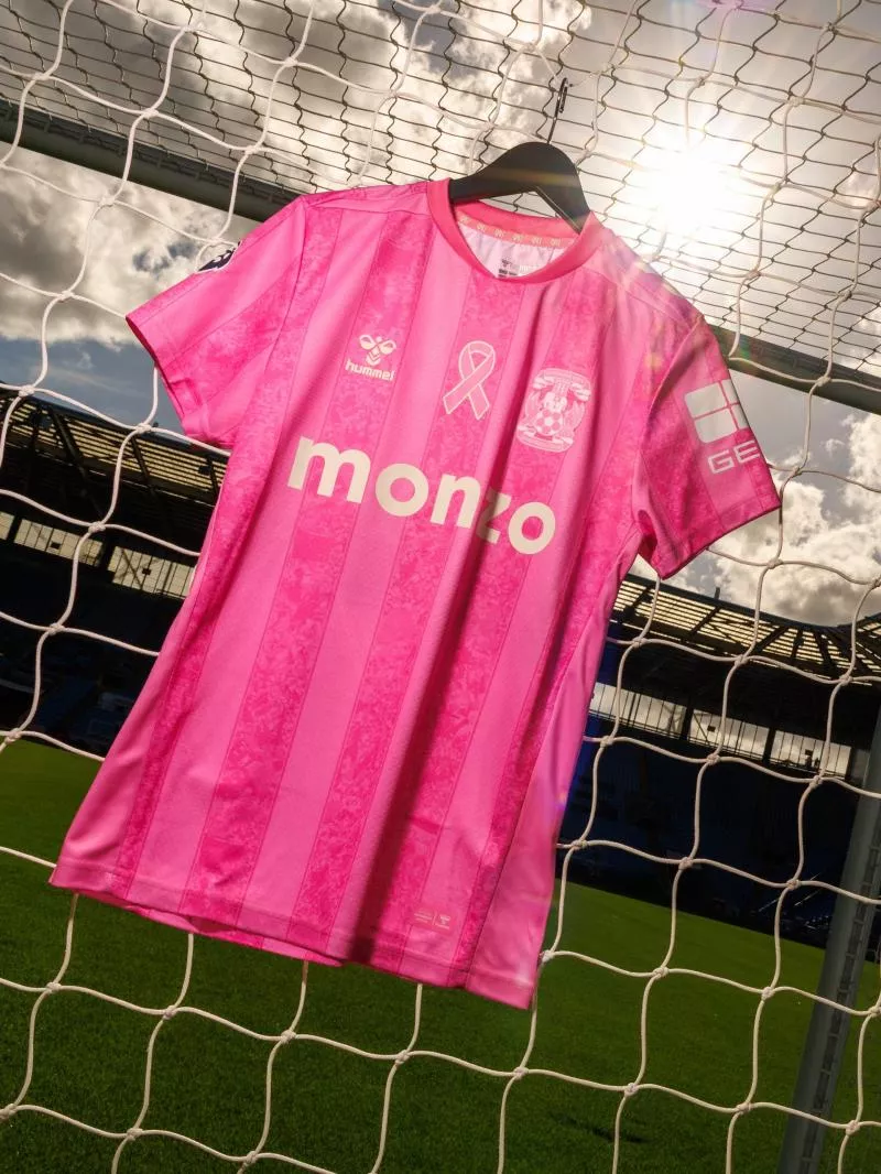 Quand les maillots de foot changent de couleur pour Octobre Rose 2026