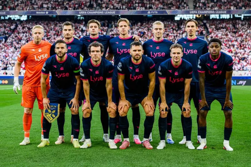 260909 The starting eleven of Viking pose for a team photo ahead of the UEFA Champions League football match between VfB Stuttgart and Viking on September 9, 2026 in Stuttgart. Photo: Marius Simensen / BILDBYRÅN / COP 238 / MM0072 bbeng football fotball fotboll soccer uefa champions league mesterligaen viking vfb stuttgart - Photo by Icon Sport