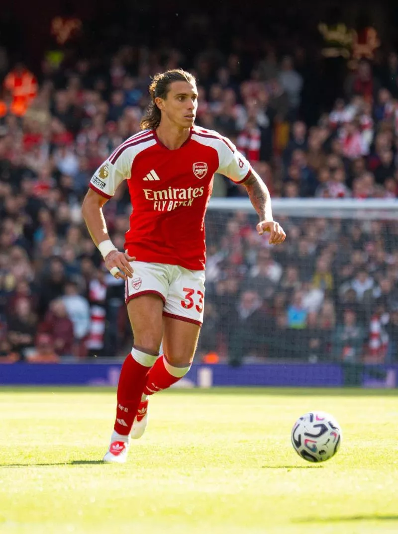 3FR8NM1 Riccardo Calafiori on the ball during the Premier League match between Arsenal v Leeds United at the The Emirates Stadium in London UK (Elliot Legg/Sports Press Photo) Credit: SPP Sport Press Photo. /Alamy Live News