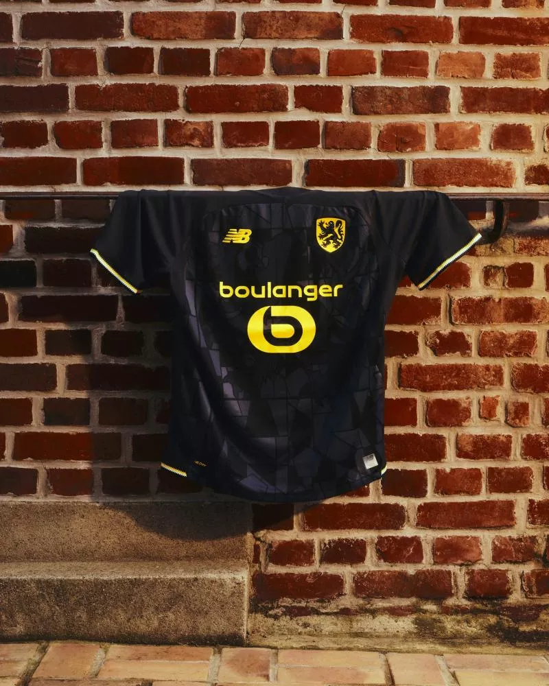 Le LOSC et BEN plg rendent hommage aux Flandres avec un quatrième maillot noir et jaune