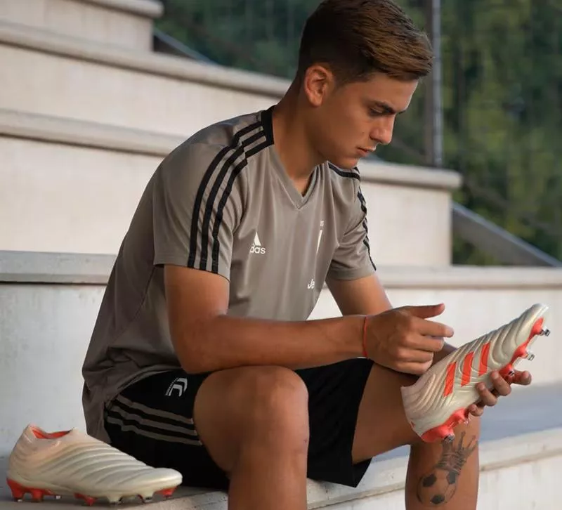 Copa Mundial : l'histoire complète de ces crampons mythiques