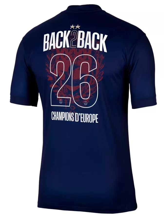 Le maillot collector Back2Back du PSG fait son grand retour