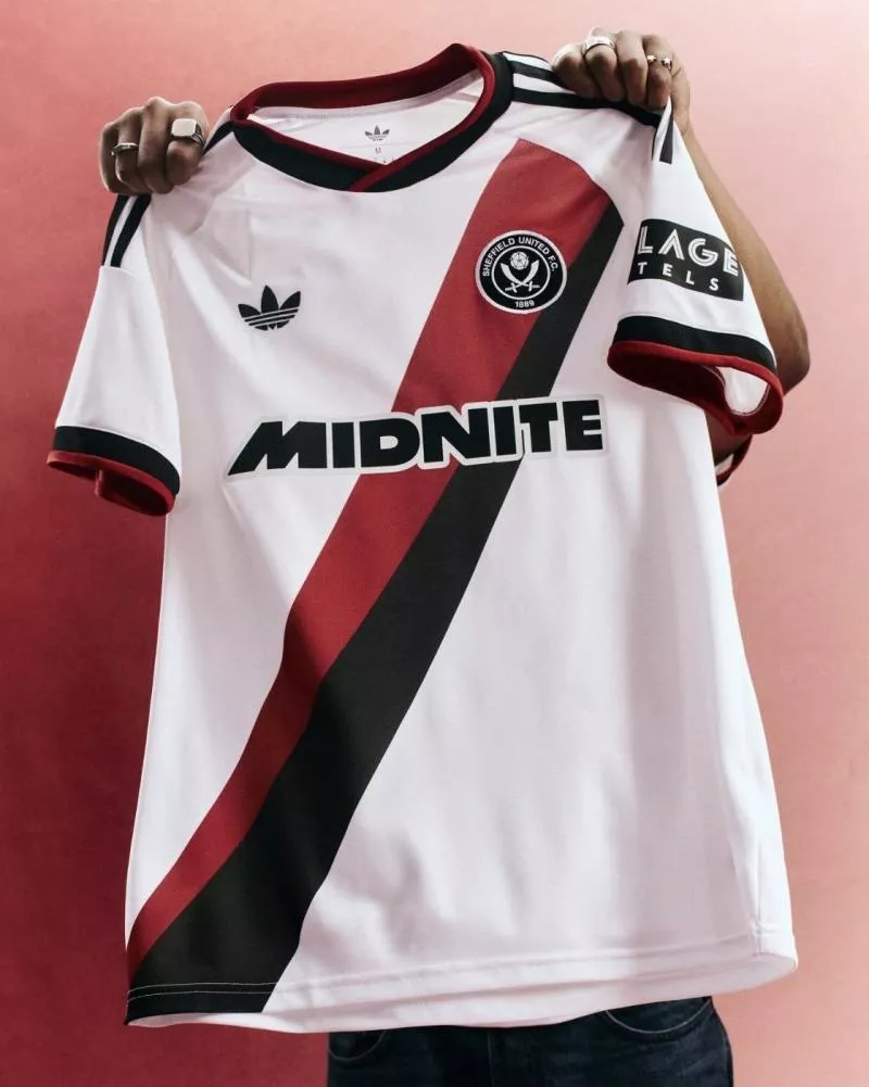 Top 10 : les plus beaux maillots des deuxièmes divisions en 2026-2027